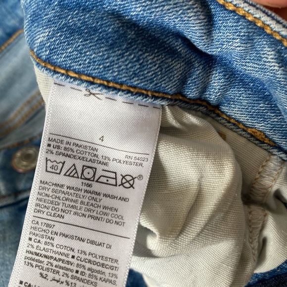 Old Navy rockstar super skinny jeans - Picture 3 of 4